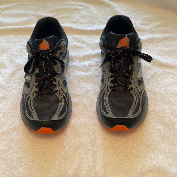 New Balance Men’s All Terrain Athletic Shoes, Like New, worn once inside only! - Picture 1 of 7